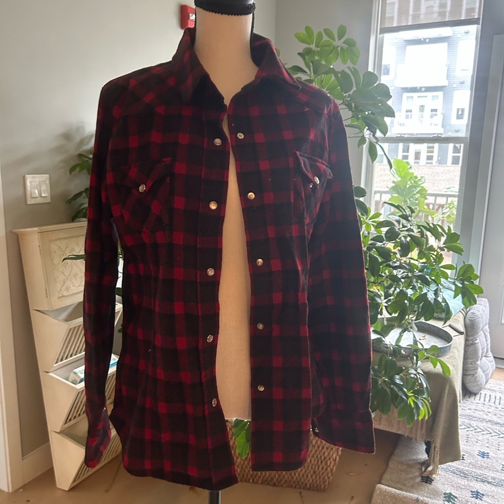 Keep warm and stylish wit this classic hipster flannel.